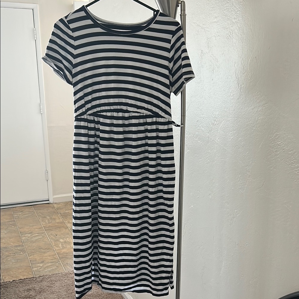 Isabel Maternity by Ingrid & Isabel Black and White Midi Dress